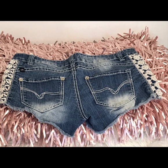 Almost famous shorts size 5 - Picture 5 of 8